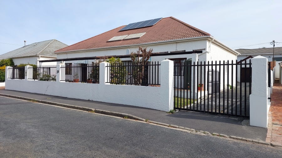 4 Bedroom Property for Sale in Strand North Western Cape